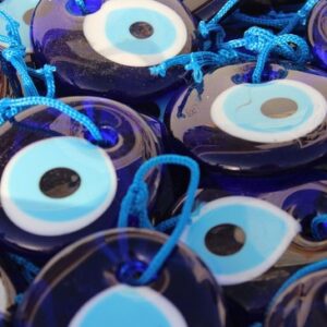 Amuletos e Cordões de Proteção